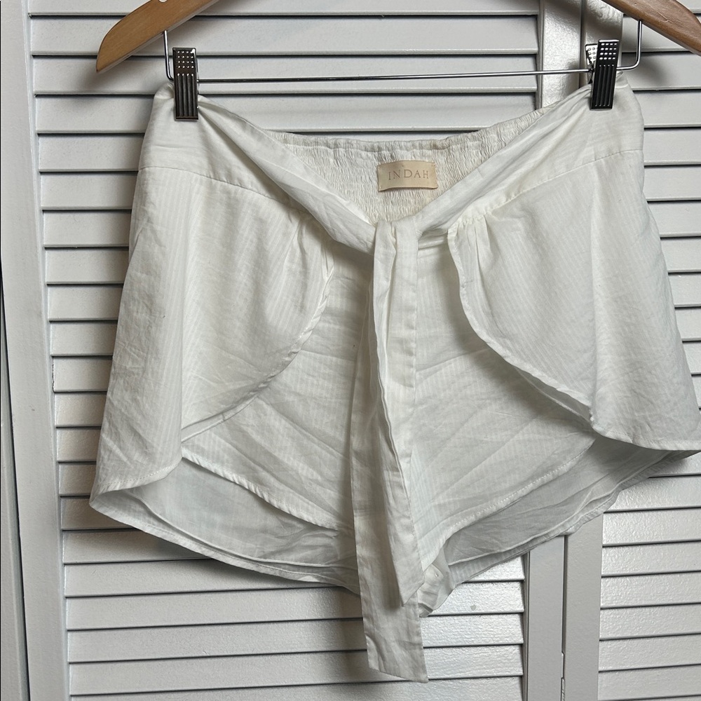 INDAH Palm Tie Front Wrap Short in Ivory Ivory S - Picture 4 of 12
